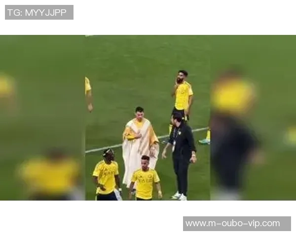 欧冠足球2三剑客再聚首激情对决引爆赛场热血传奇重现荣耀时刻