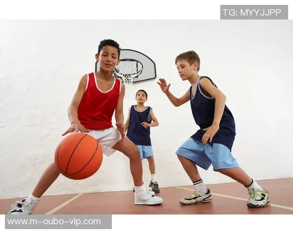 篮球的重量是多少克如何选择适合自己的篮球重量