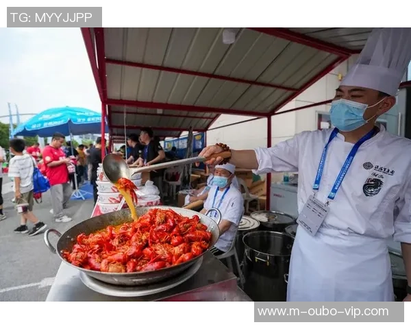 足球之夜激情四溢广州恒大再创辉煌展现团队力量与球迷热情 足球之夜激情四溢广州恒大再创辉煌展现团队力量与球迷热情